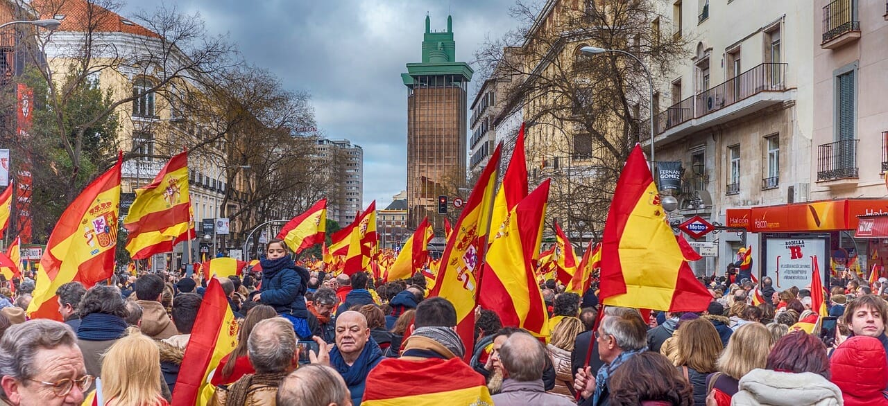 Growing calls for EU exit amongst Spaniards and Poles amid rising tensions | Gript